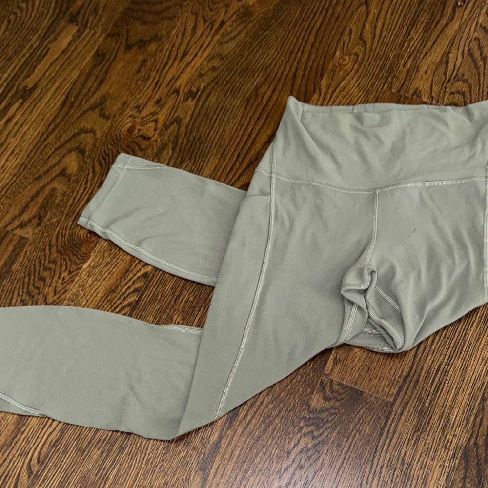 lululemon align crop w/ pockets